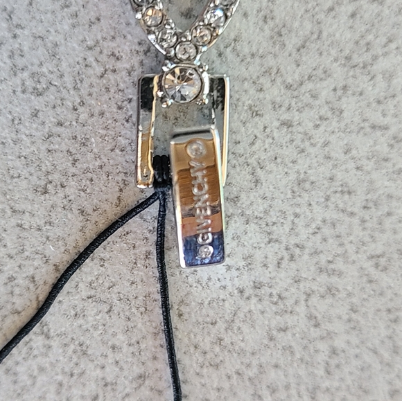 🌺 SOLD 🌺 Givenchy Rhodium/Crystal Bracelet - Picture 4 of 5